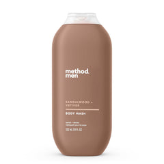 Method Men Body Wash Sandalwood + Vetiver, botella, aroma sofisticado para duchas diarias.