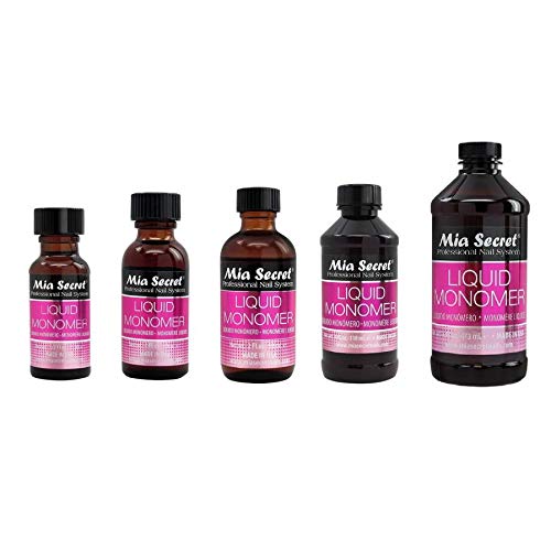 Mia Secret Monómero Líquido durante la manicura acrílica, mejora flexibilidad y adherencia.