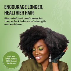Acondicionador Mielle Organics con biotina ayuda a desenredar e hidratar el cabello.