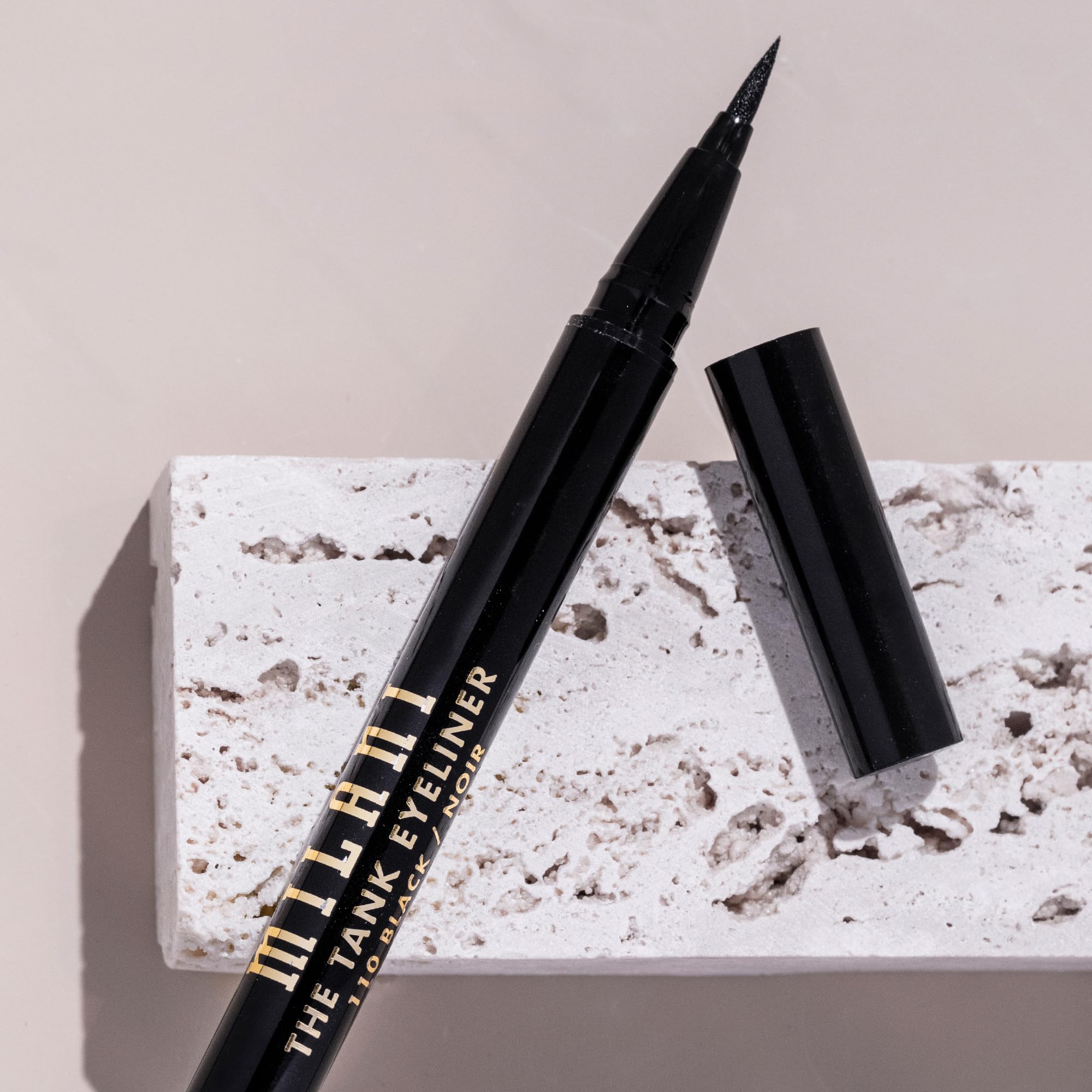 Milani The Tank, delineado continuo sin saltos ni interrupciones.