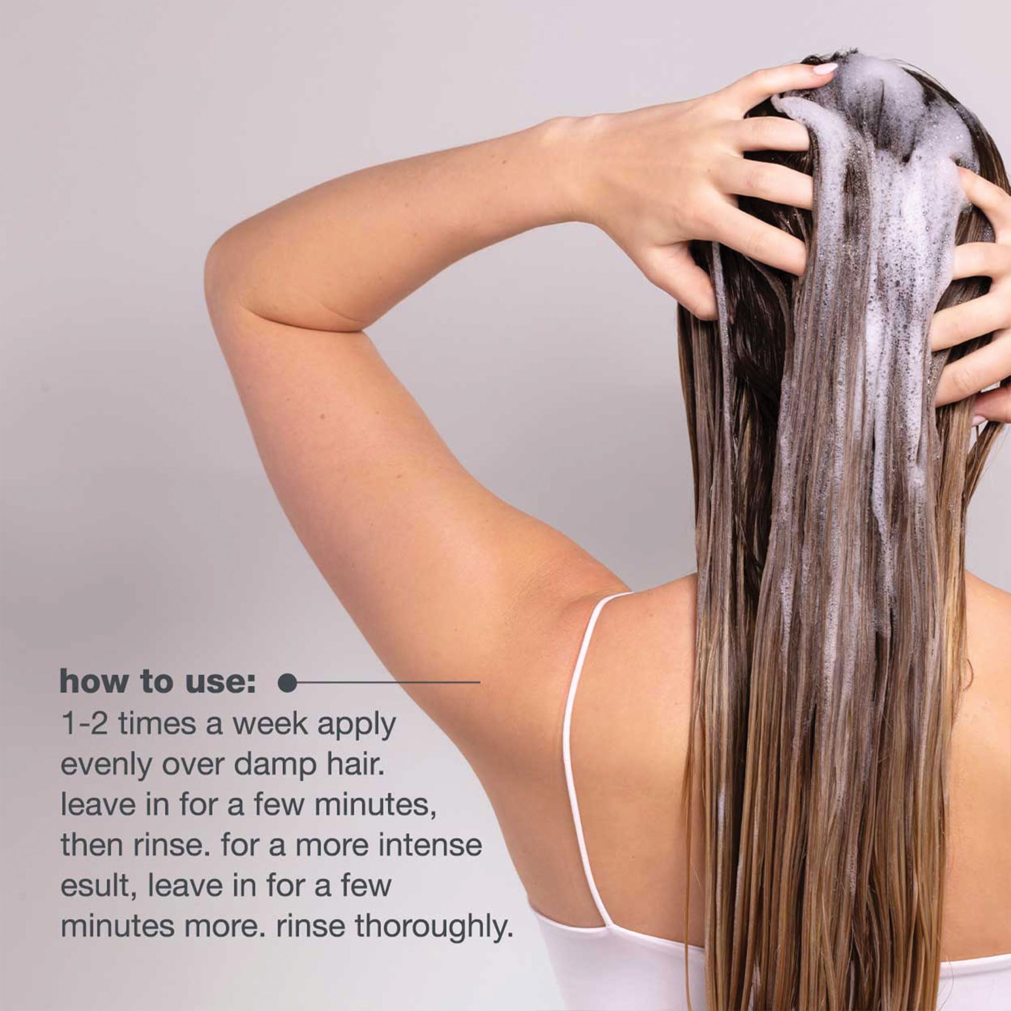 Milk Shake Icy Blond Shampoo envase ergonómico: dosificación precisa para uso cómodo.