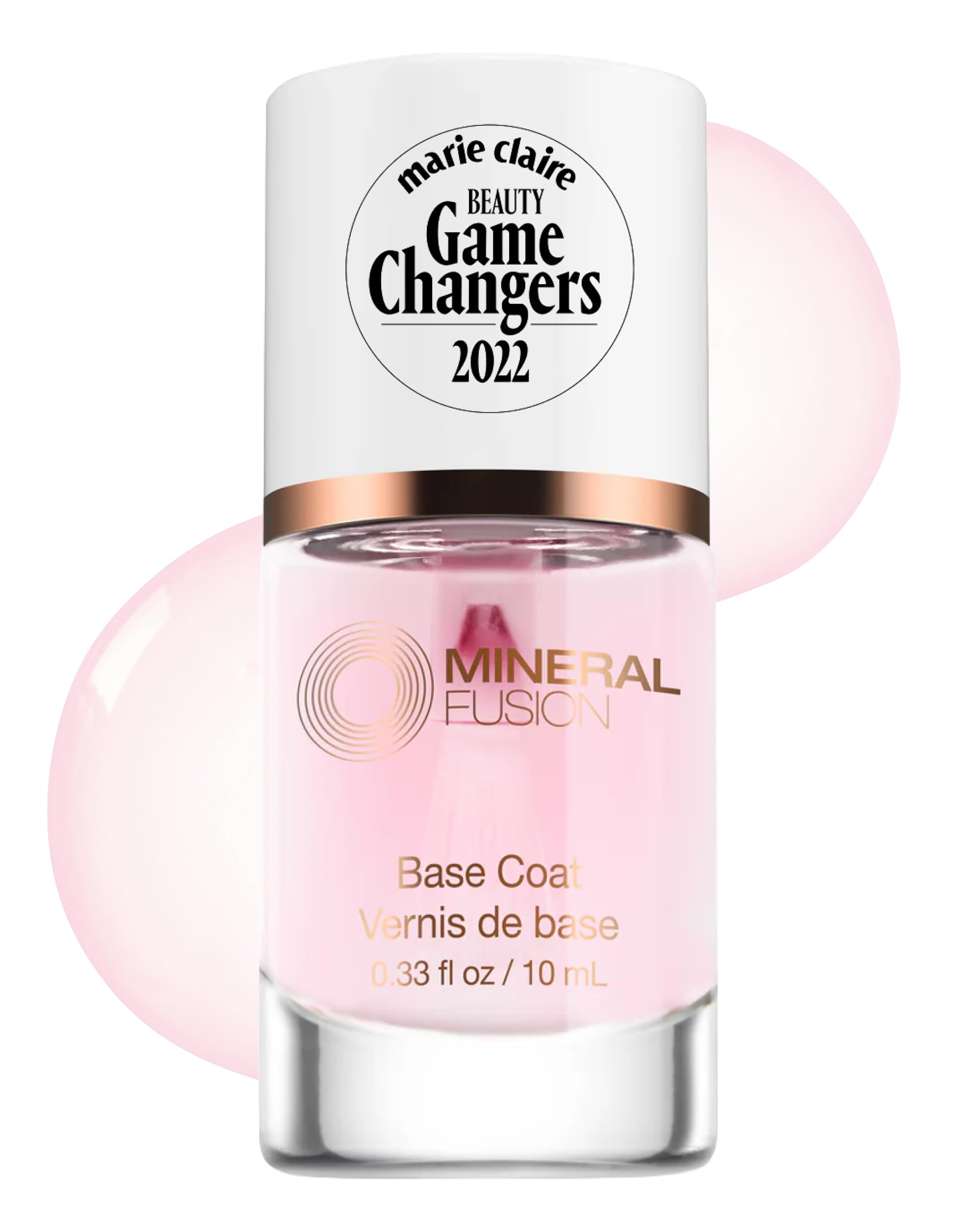 Capa base de Mineral Fusion aplicada sobre uñas para manicura más duradera.