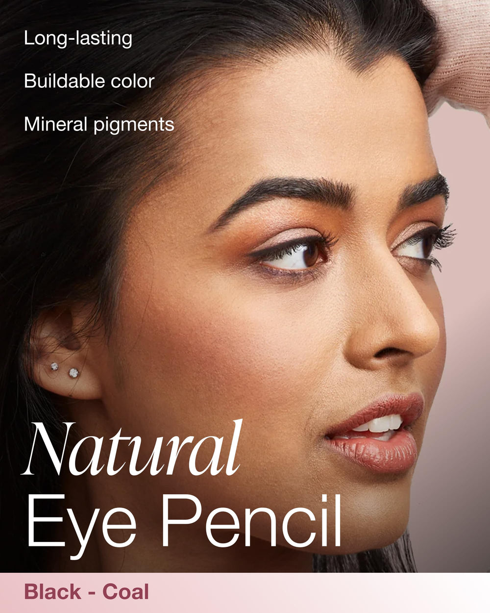 Delineador Mineral Fusion en negro carbón con trazo preciso para ojos intensos.