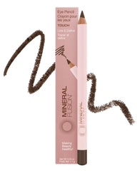 Lapiz-ojos Mineral Fusion delineado oscuro marron para un aspecto natural.