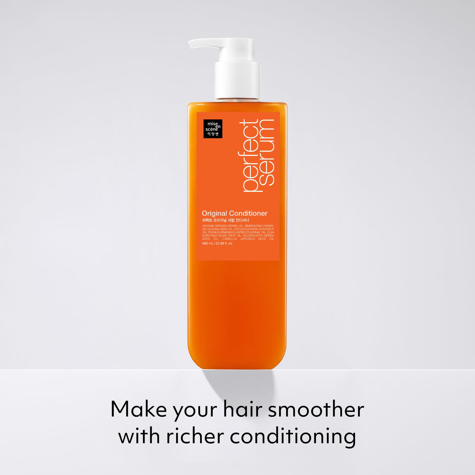 Bottle highlights argan oil and jojoba seed oil blend for deep nourishment