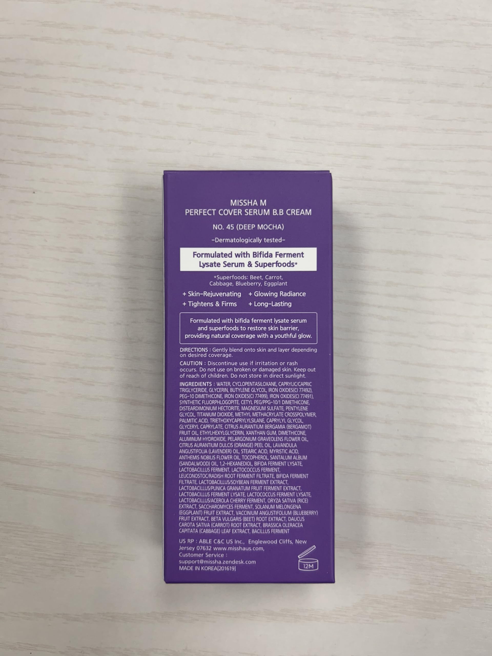 Sensación ligera para uso diario con Missha M Perfect Cover Serum BB Cream.