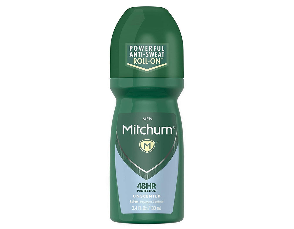 Aplicación suave del desodorante Mitchum Invisible en la piel.