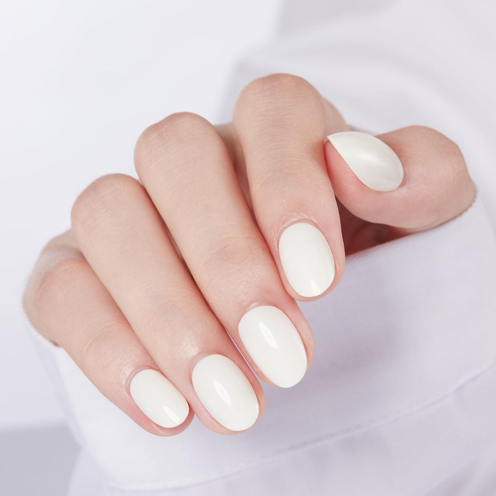Modelones pegamento para uñas, proporciona adherencia duradera.