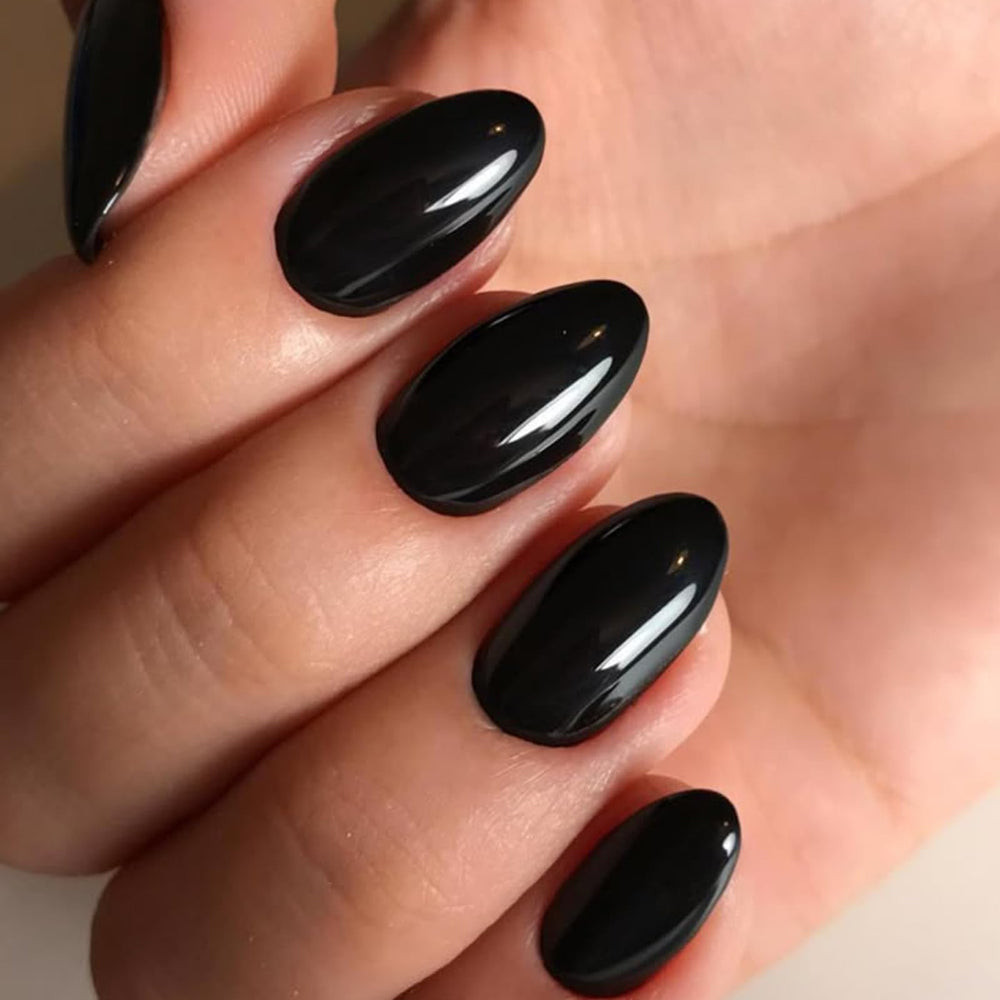 Modelones pegamento para uñas, primer plano mostrando adherencia duradera