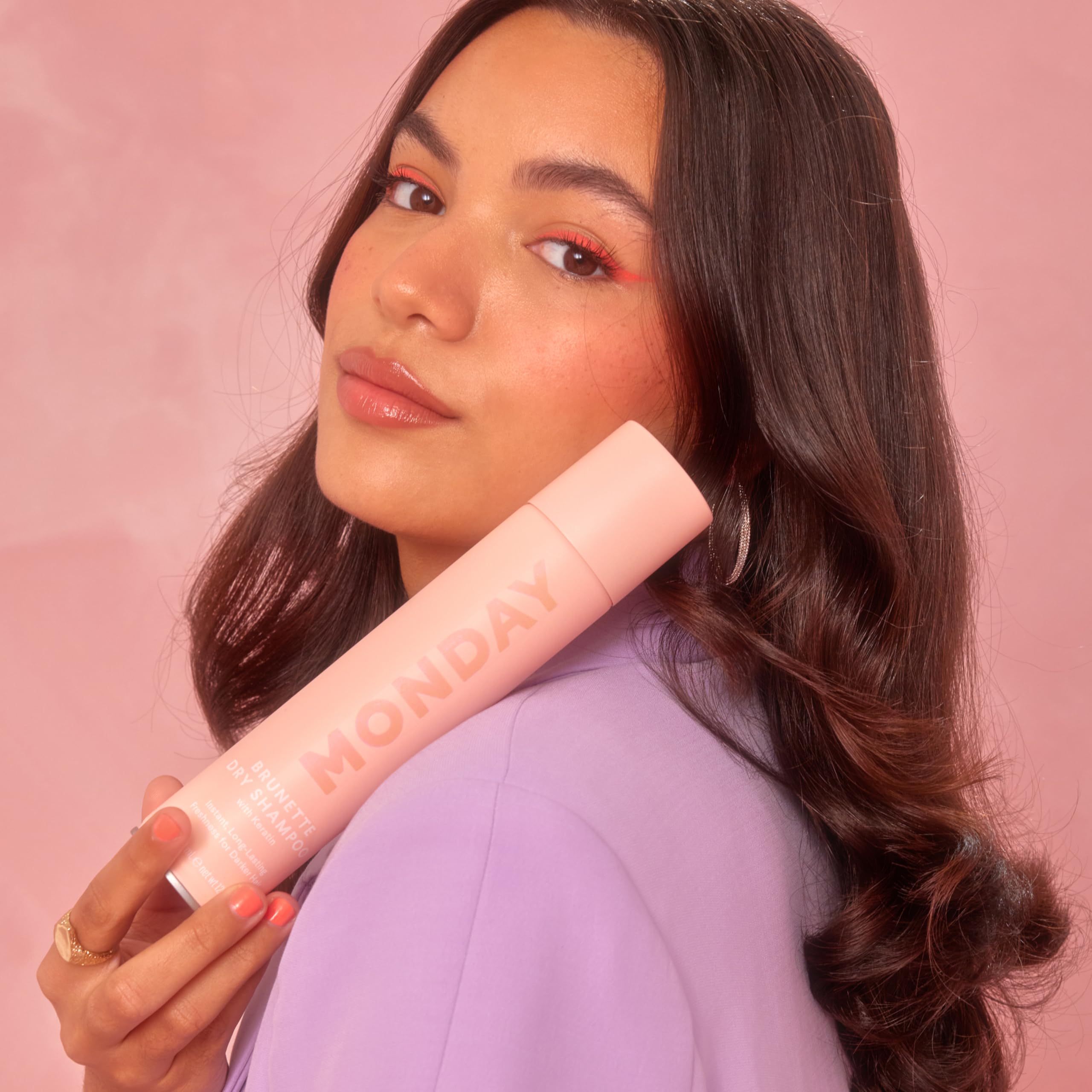 MONDAY Haircare Brunette Dry Shampoo dermatológicamente probado y seguro