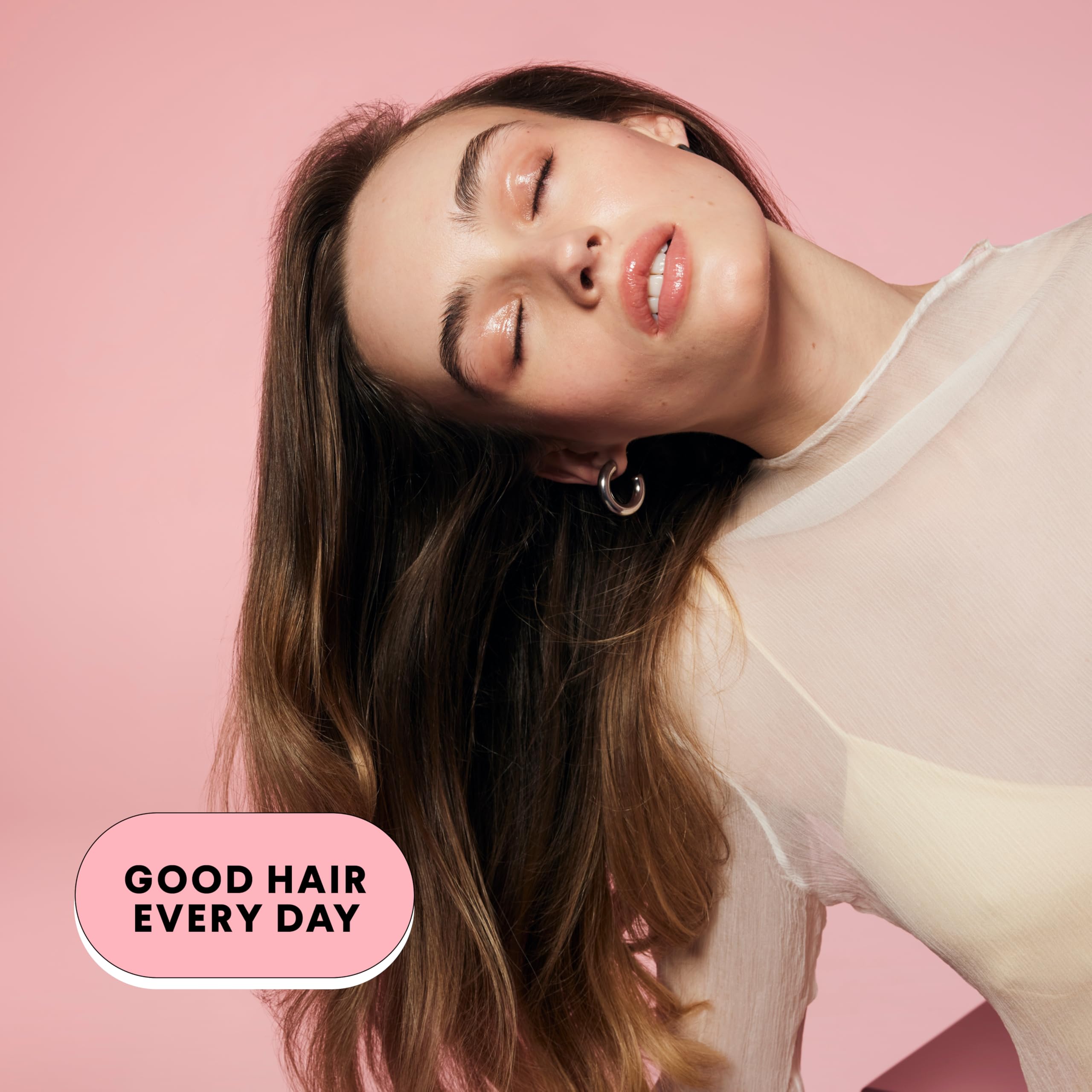 MONDAY HAIRCARE MOISTURE: ingredientes hialurónicos para retener humedad y brillo.
