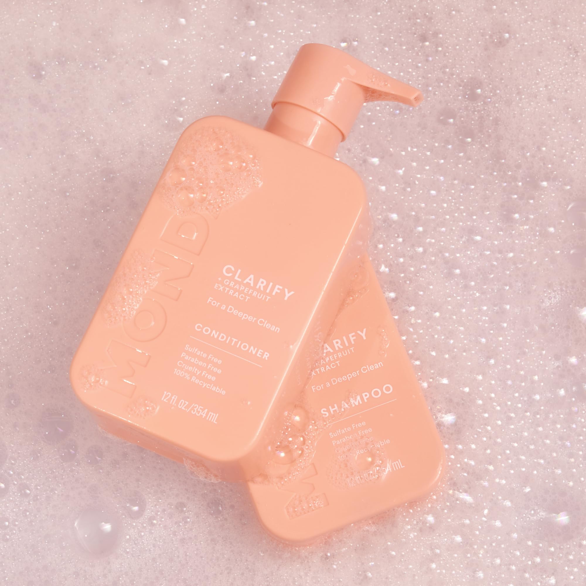 MONDAY Haircare textura cremosa: experiencia suave al aplicar.