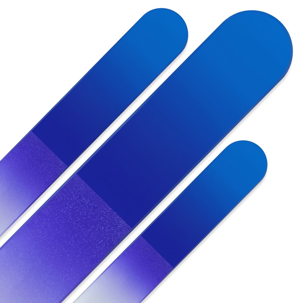 Mont Bleu protective black pouch keeps nail files clean and ready for use.