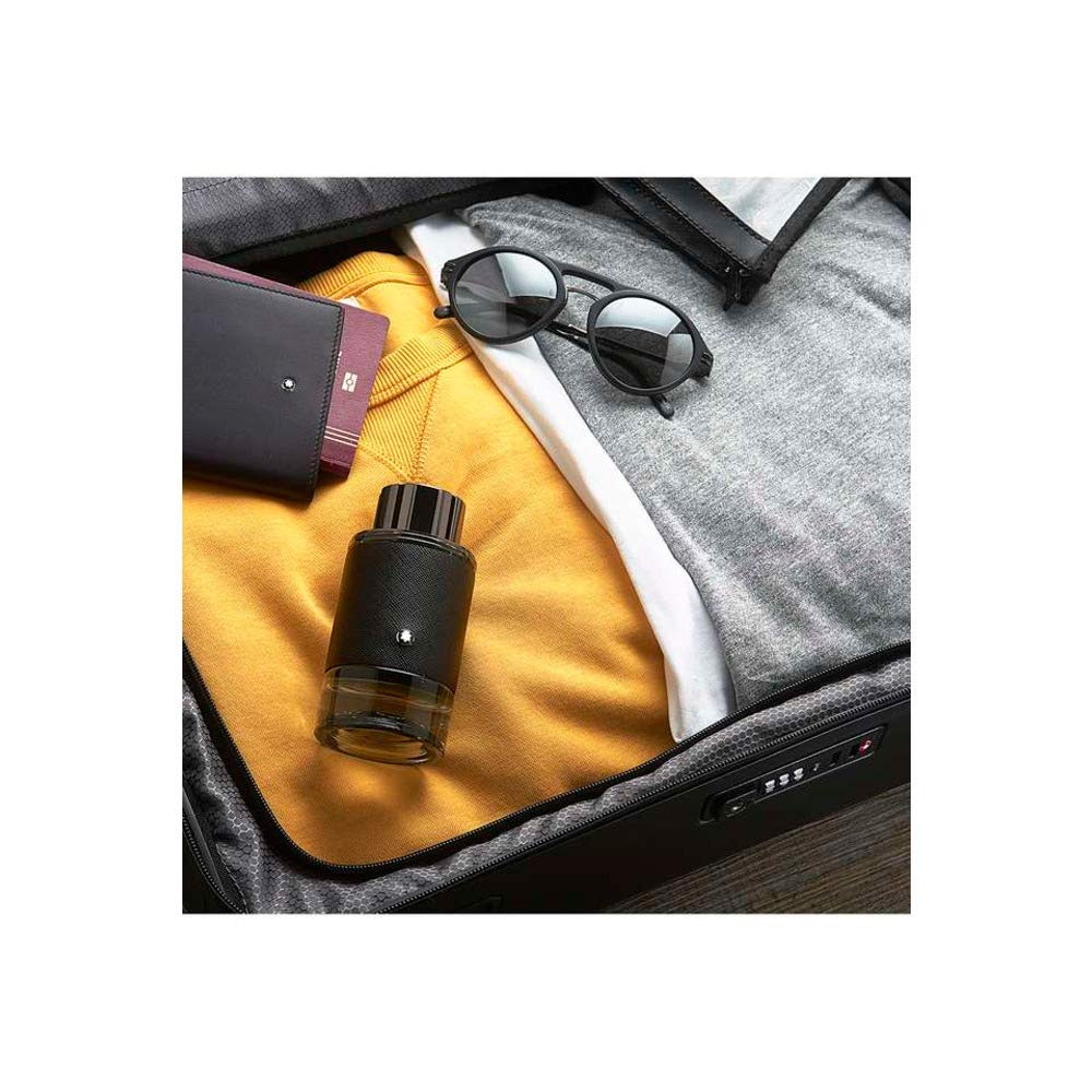 Montblanc Explorer bottle showcasing cocoa and ambrofix notes.