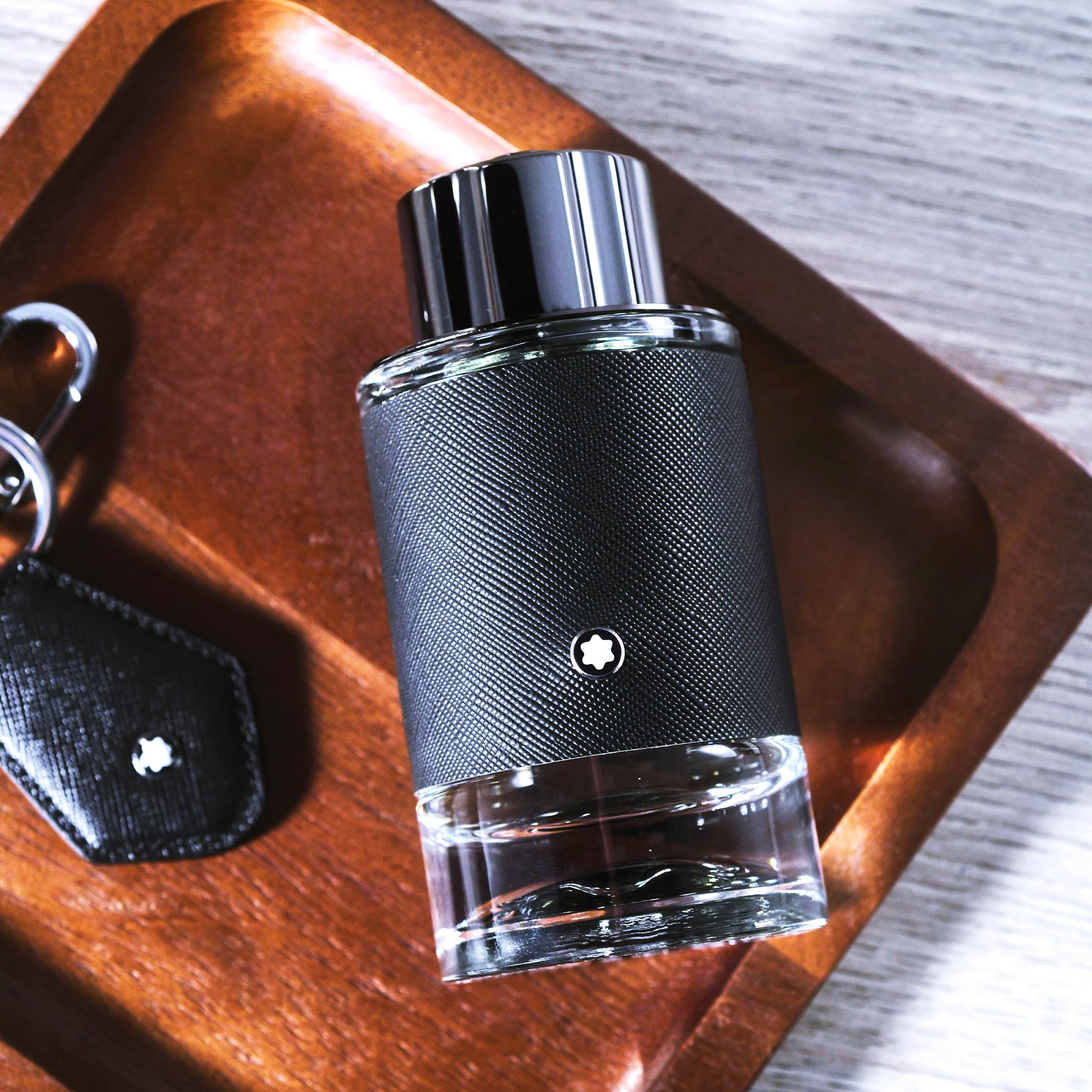 Montblanc Explorer spray mist captures the aromatic release of bergamot and woods