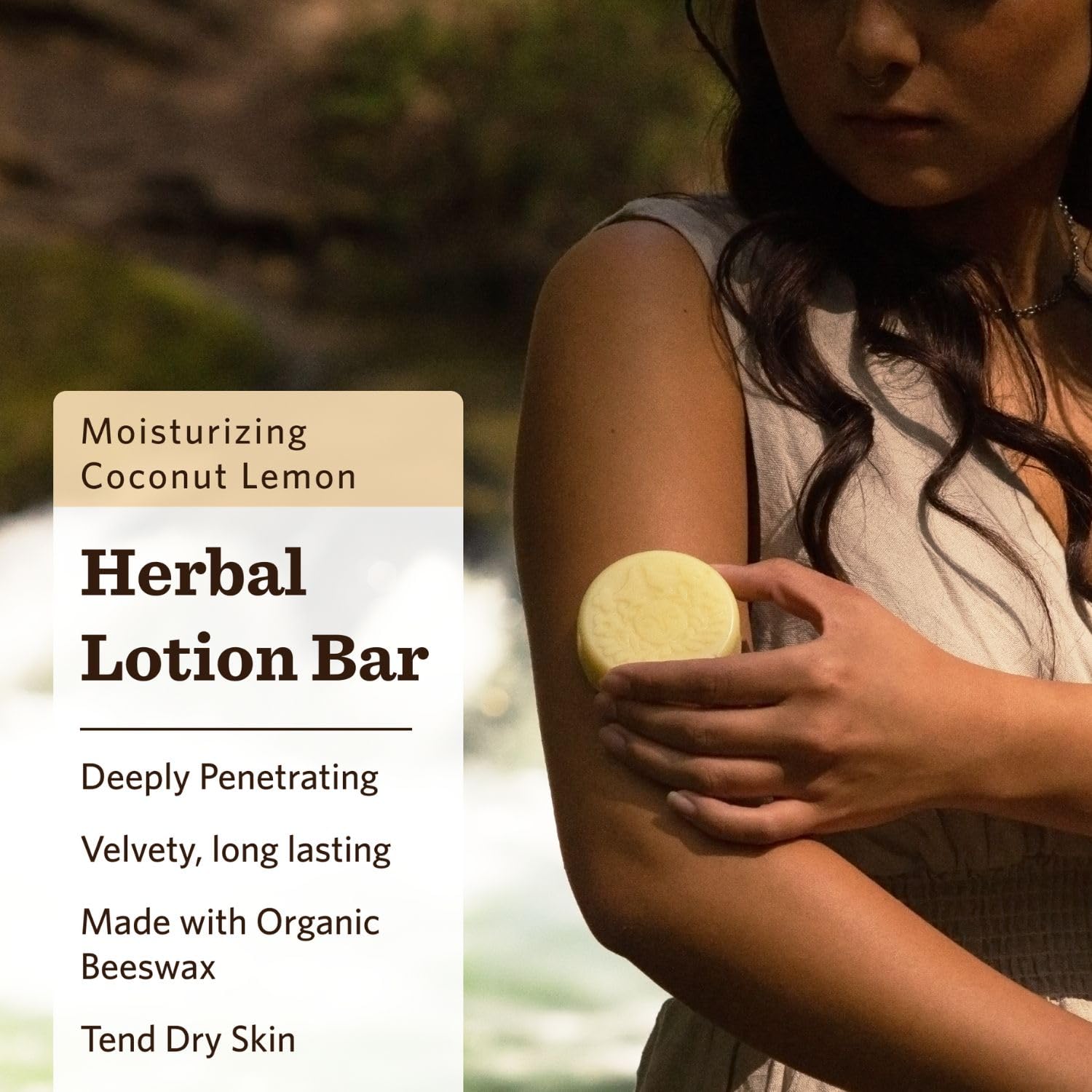 Moon Valley Organics barra loción herbal con Caléndula y Comfrey para uso diario.