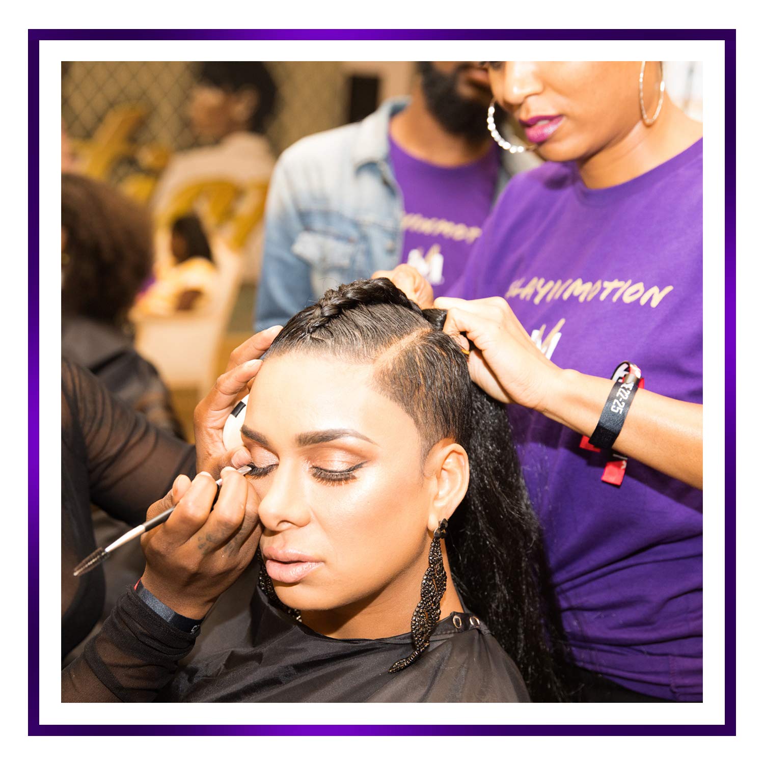 Motions Pro Champú Neutralizante, aplicación en cabello húmedo, cubre de forma uniforme.