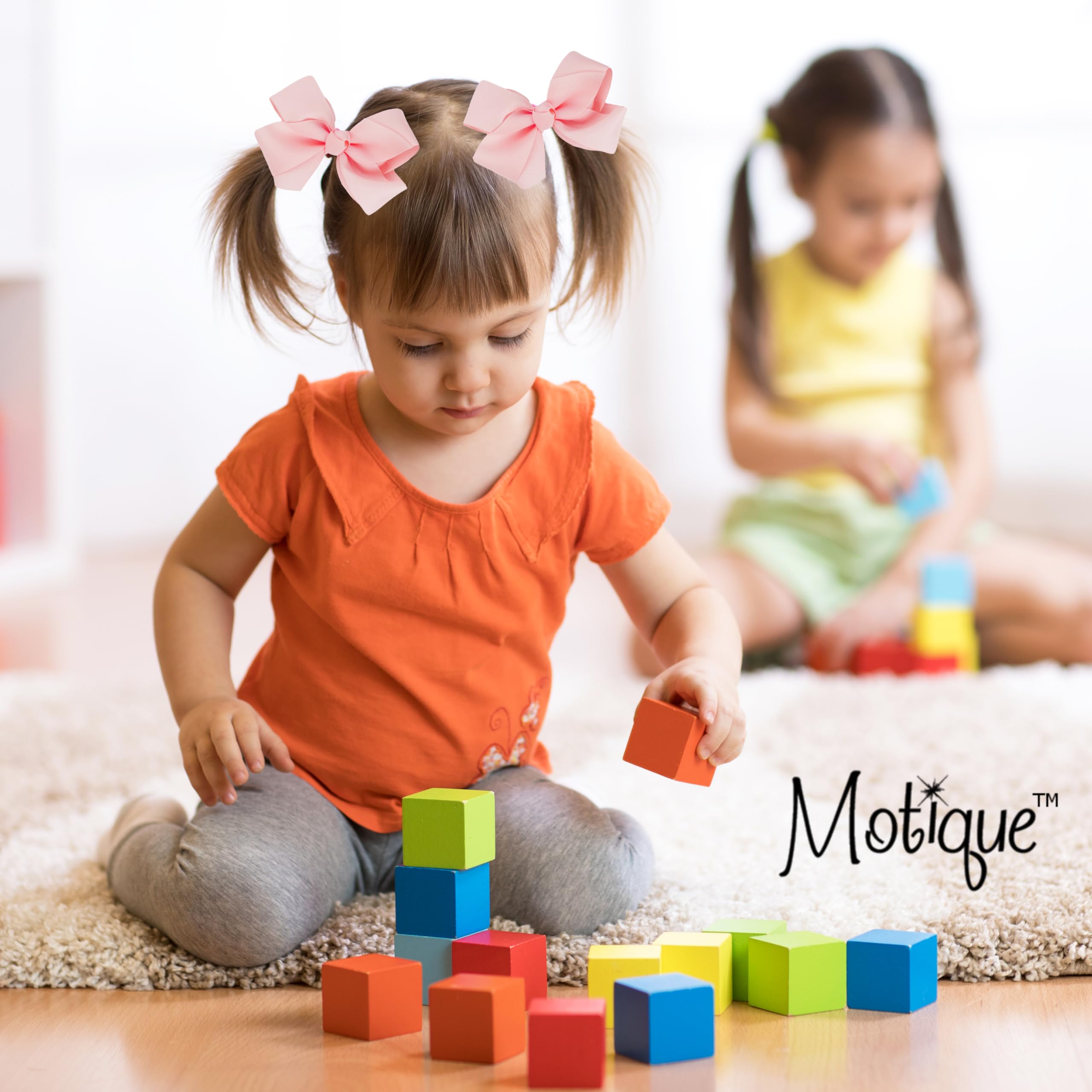 Motique bow clip on hair, light pink color, secure daily wear
