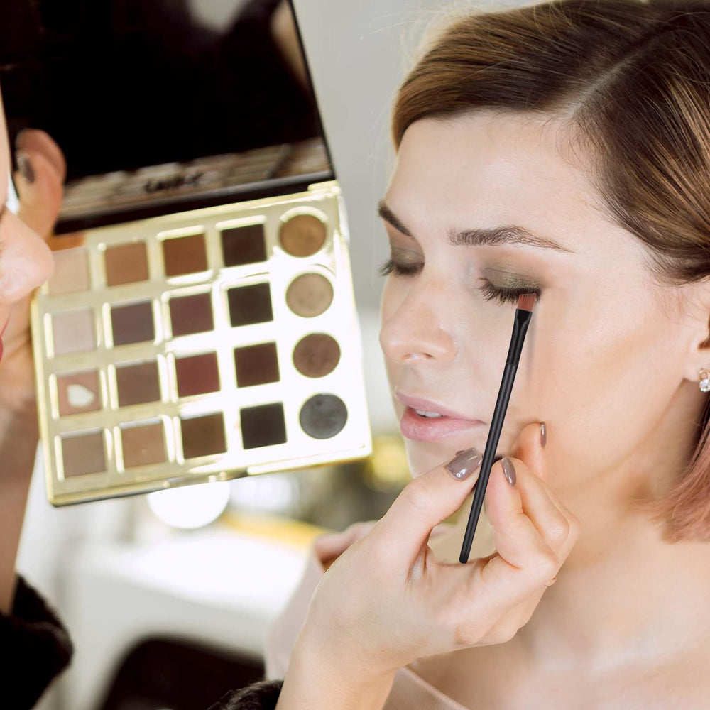 Mozeat Lens disposable eye makeup brushes promote hygienic use