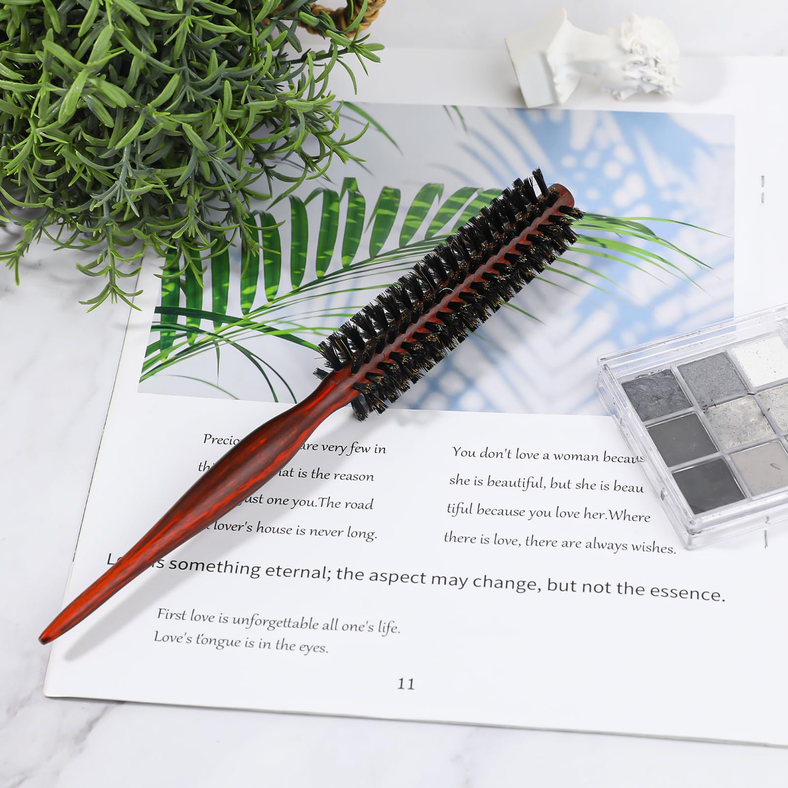 Mozeat Lens round brush ideal for short hair styling and lift