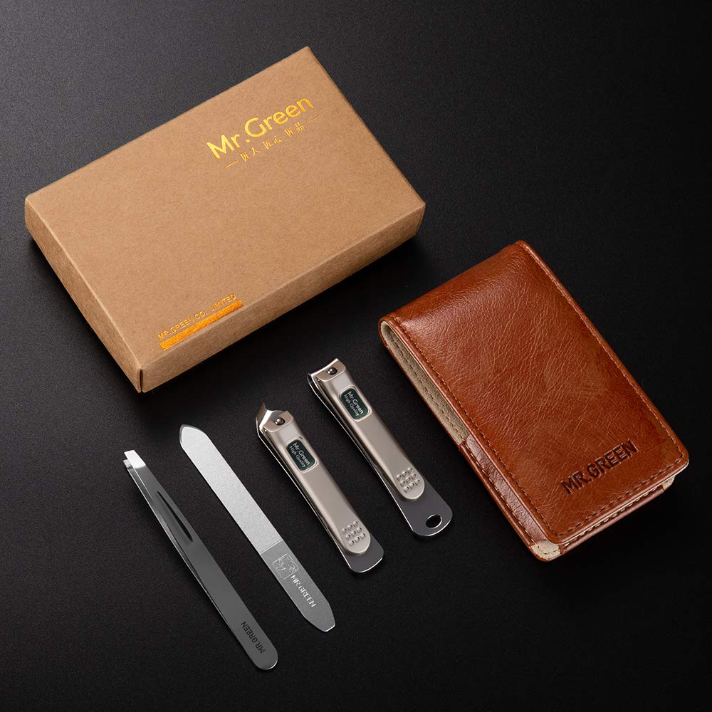 MR.GREEN 4-piece manicure-pedicure kit ready for use.