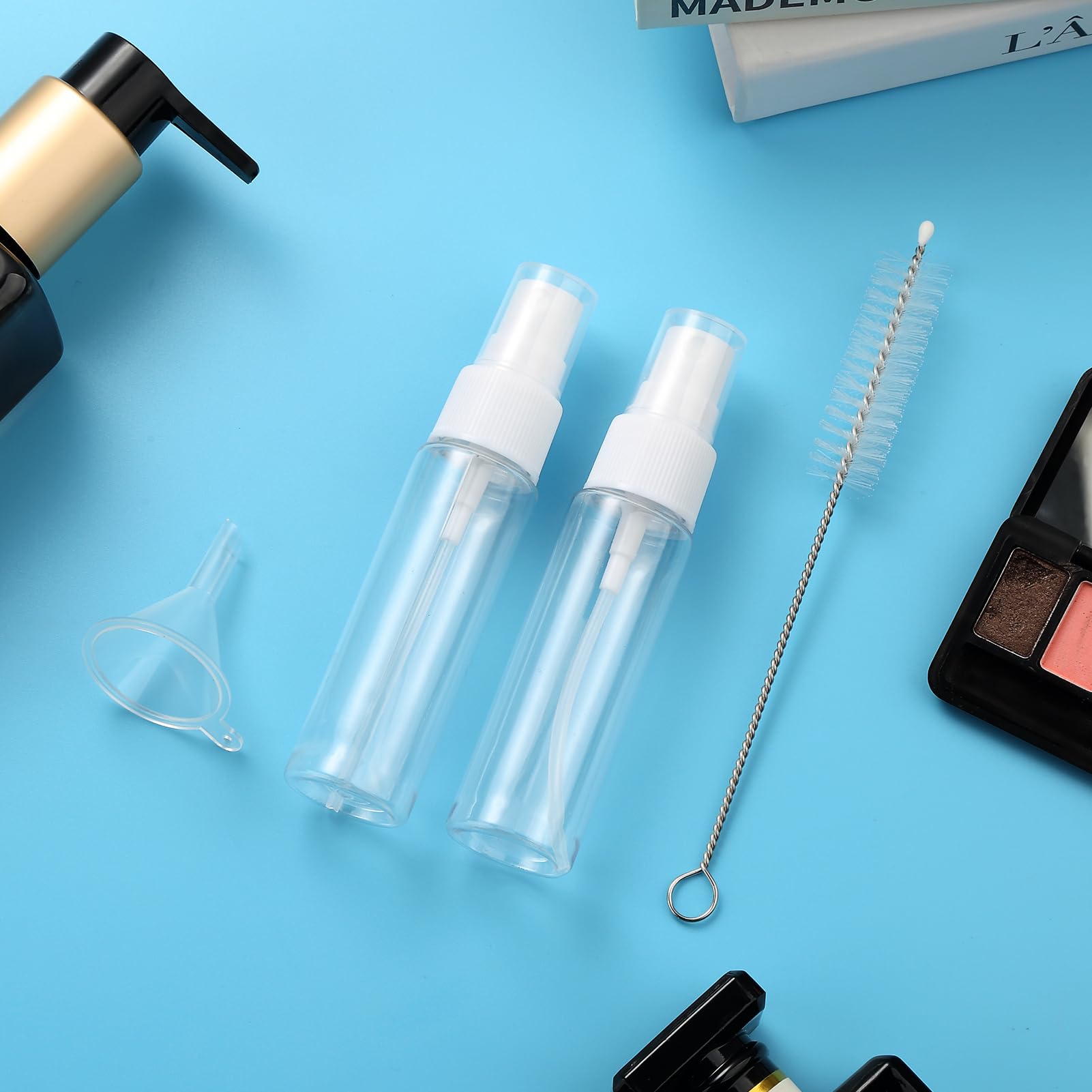 Mrsdry clear toiletry bag keeps items visible and organized.