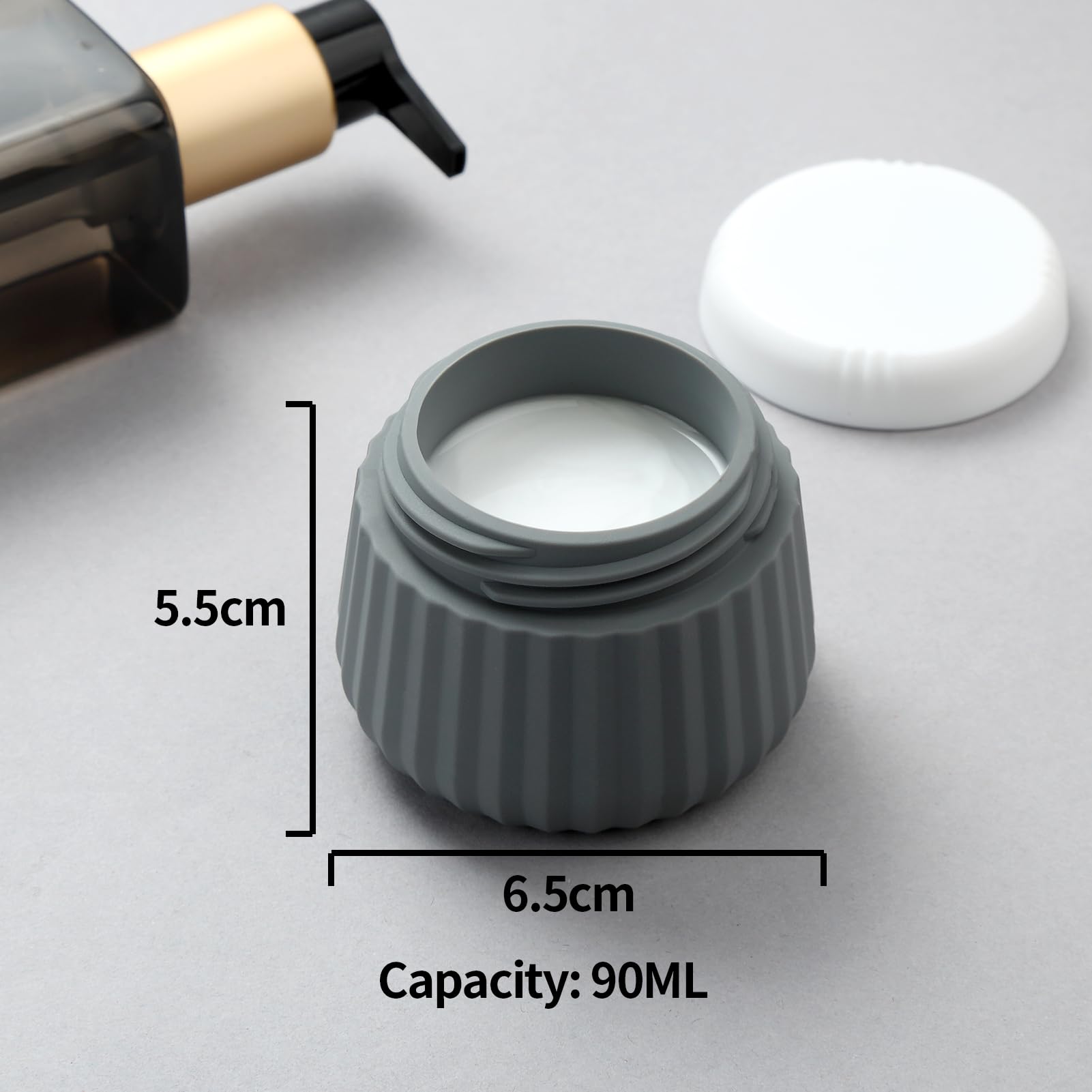 Mrsdry leak-proof cap prevents spills in luggage