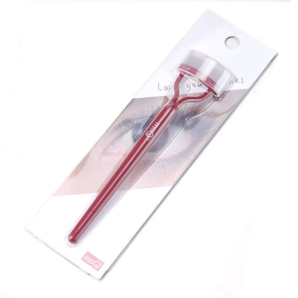 MSQ fine teeth catch clumps for a neat, defined lash look