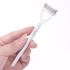MSQ eyelash definer arc-design for comfortable, controlled application.