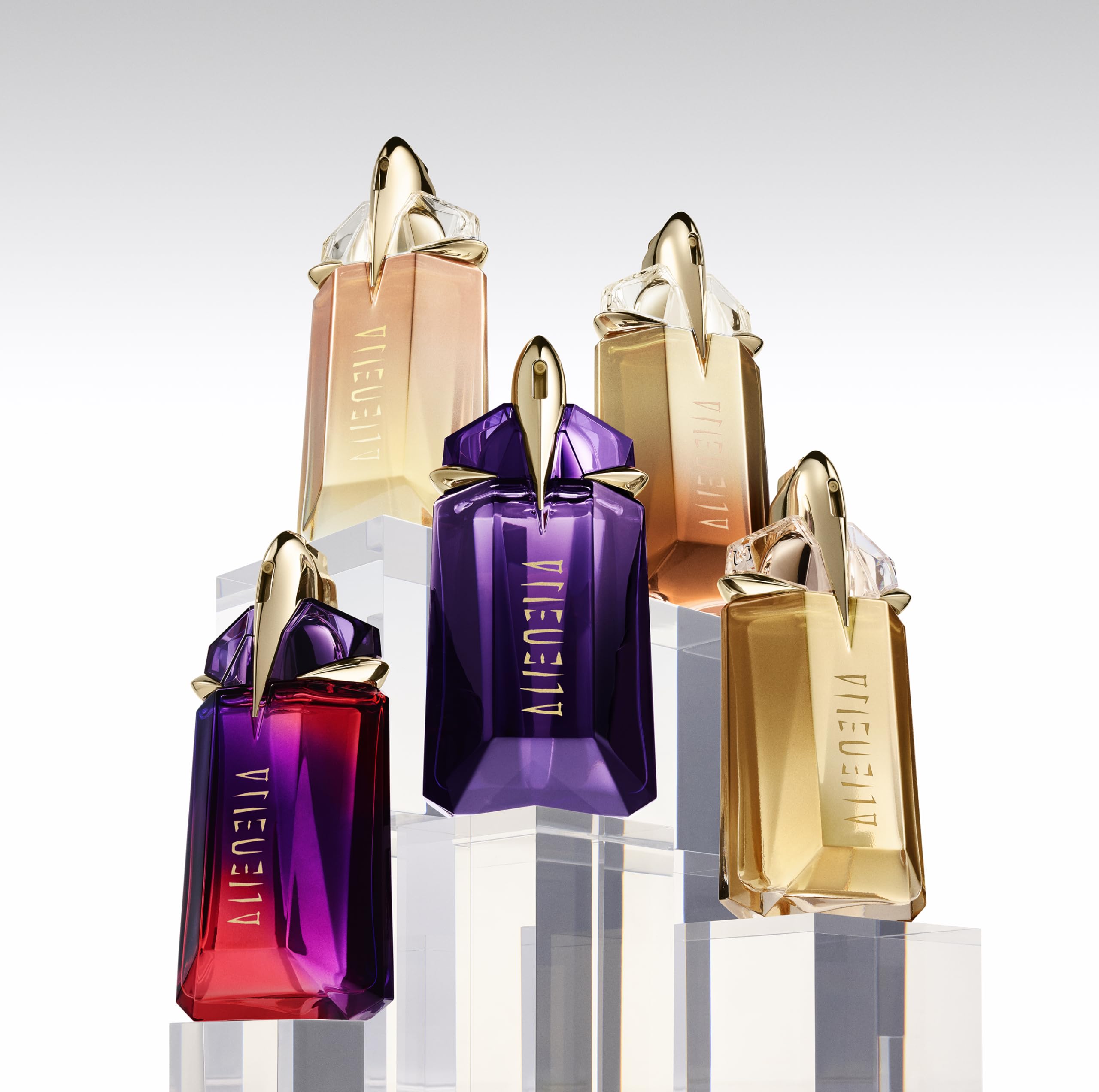 Mugler Alien gift-ready box enhances the unboxing experience.