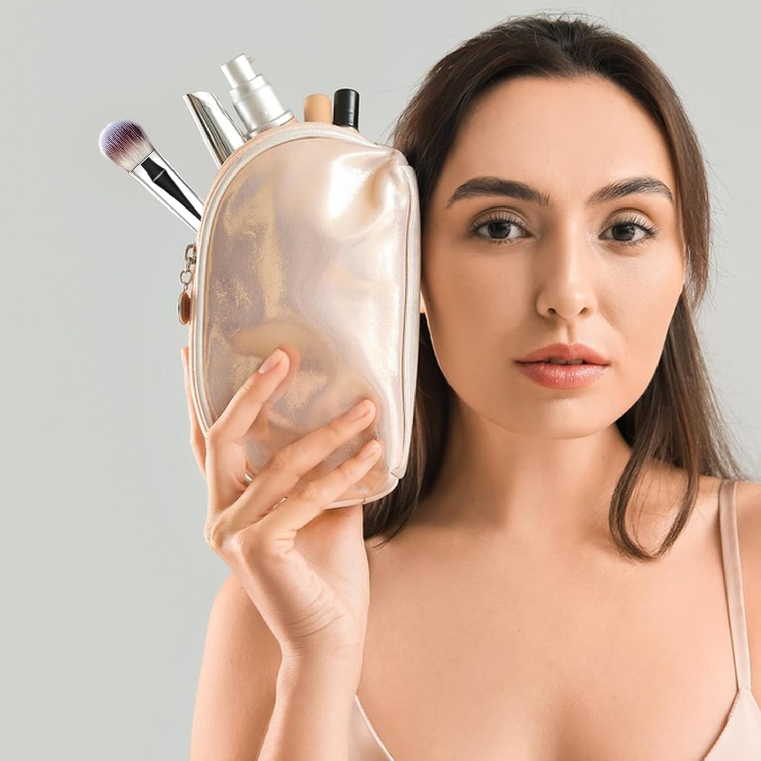 MUIIGOOD portable makeup tool ideal for on-the-go touch-ups
