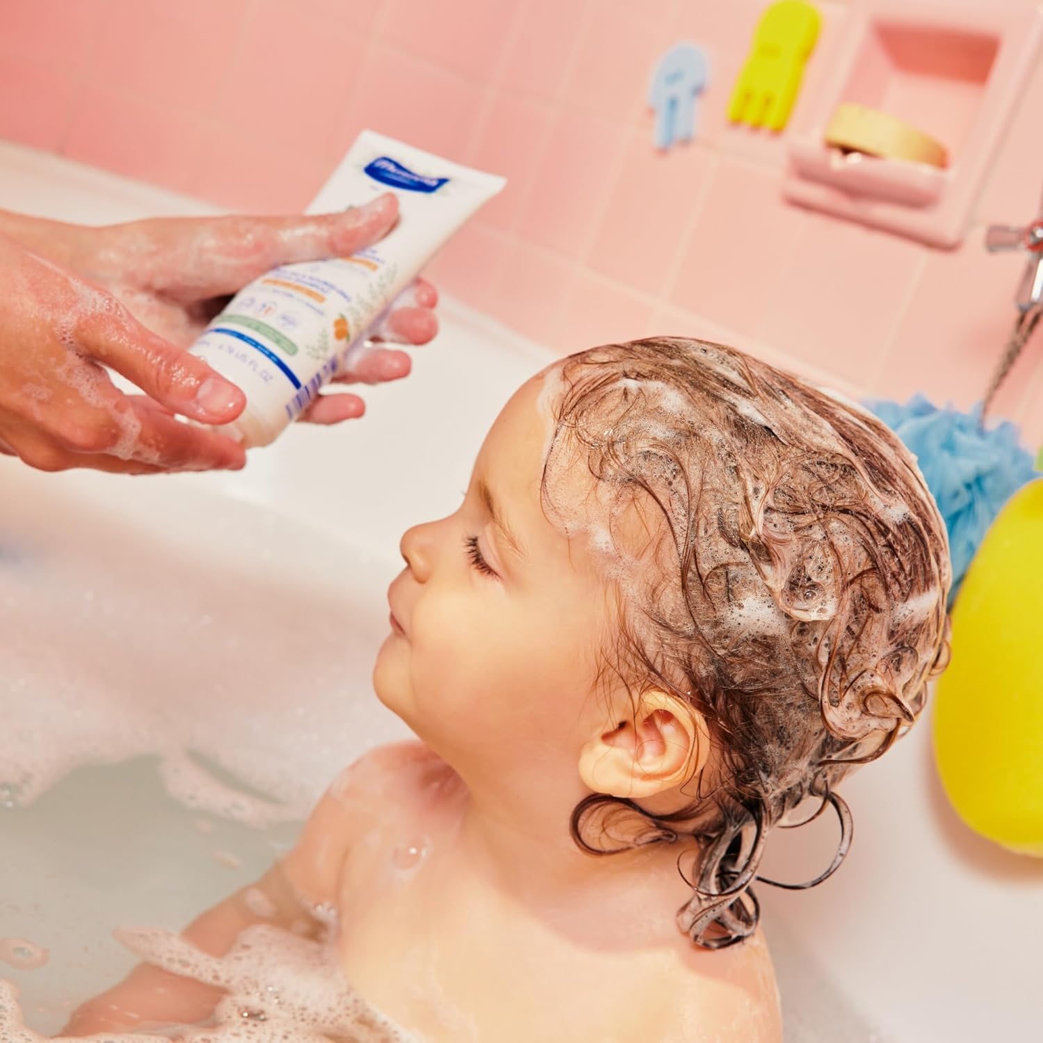Mustela aceite de aguacate y karité: ingredientes naturales para hidratación suave.
