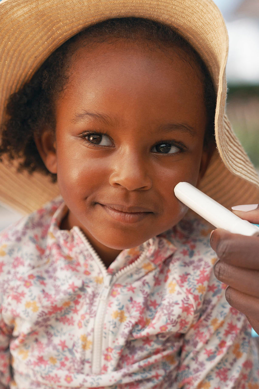Barra solar mineral Mustela adecuada para bebés y niños.