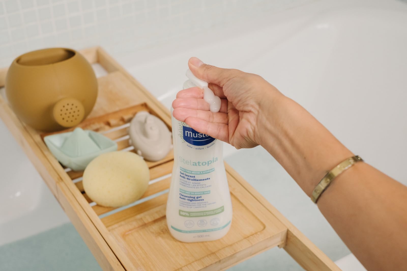 Avocado Perseose in Stelatopia graphic supporting skin replenishment