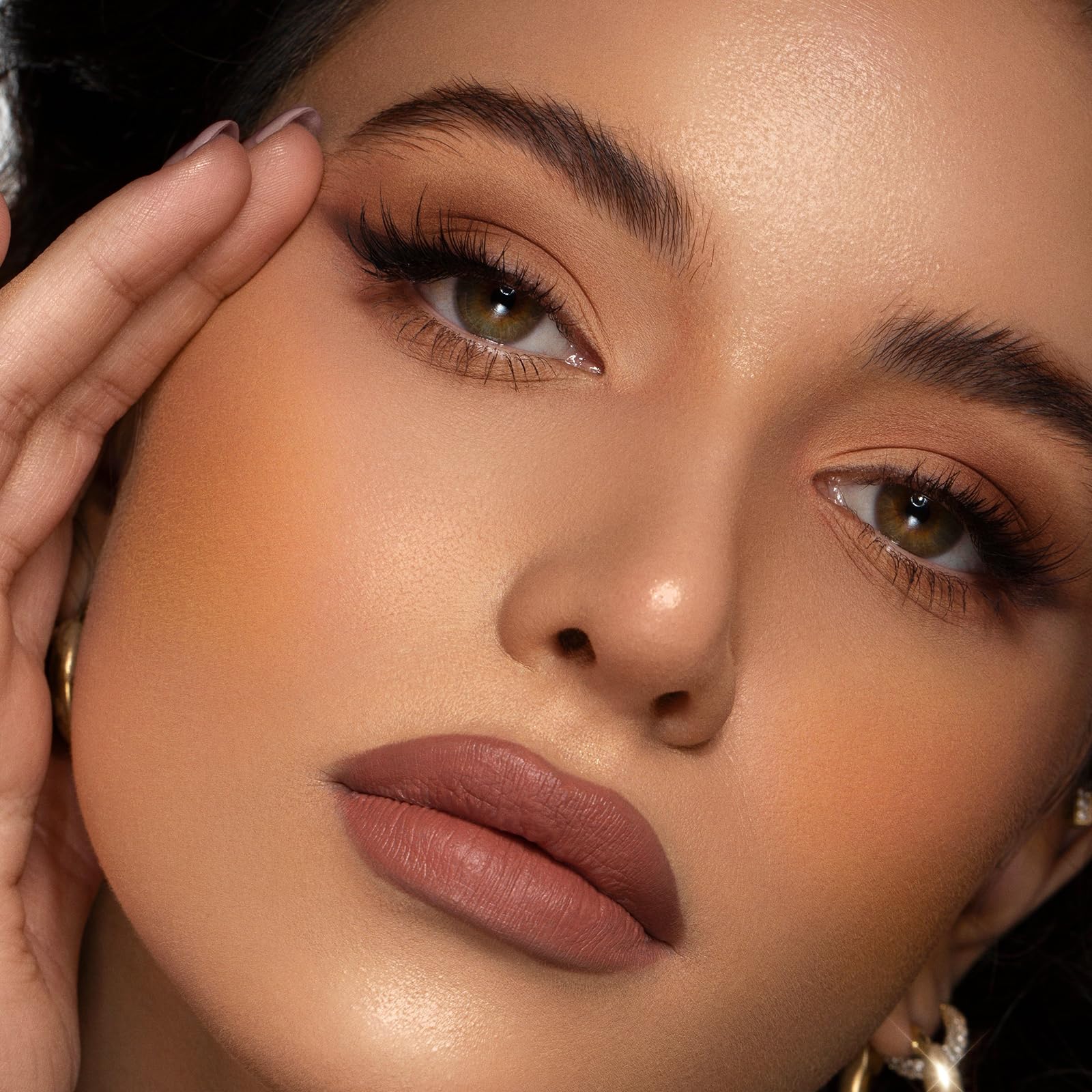 MYSTER ROSEY Nudes mini-paleta, sombras marrón neutro con buena pigmentación.