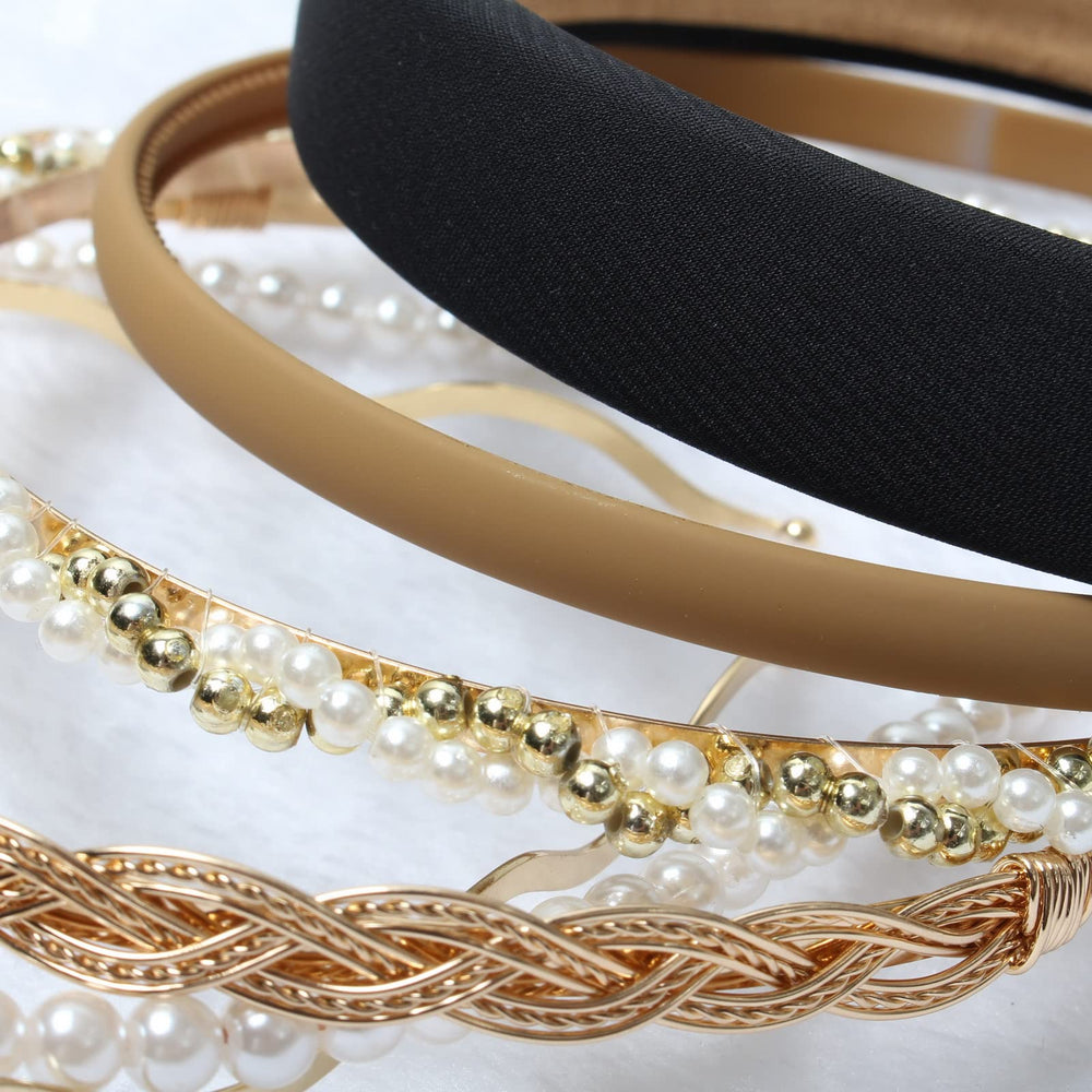 Detalle de perlas en diadema Naibirdr, accesorio sutil para cualquier look.