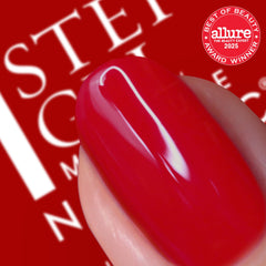Nails.INC It’s Topless, primer plano de brocha amplia para aplicación suave.