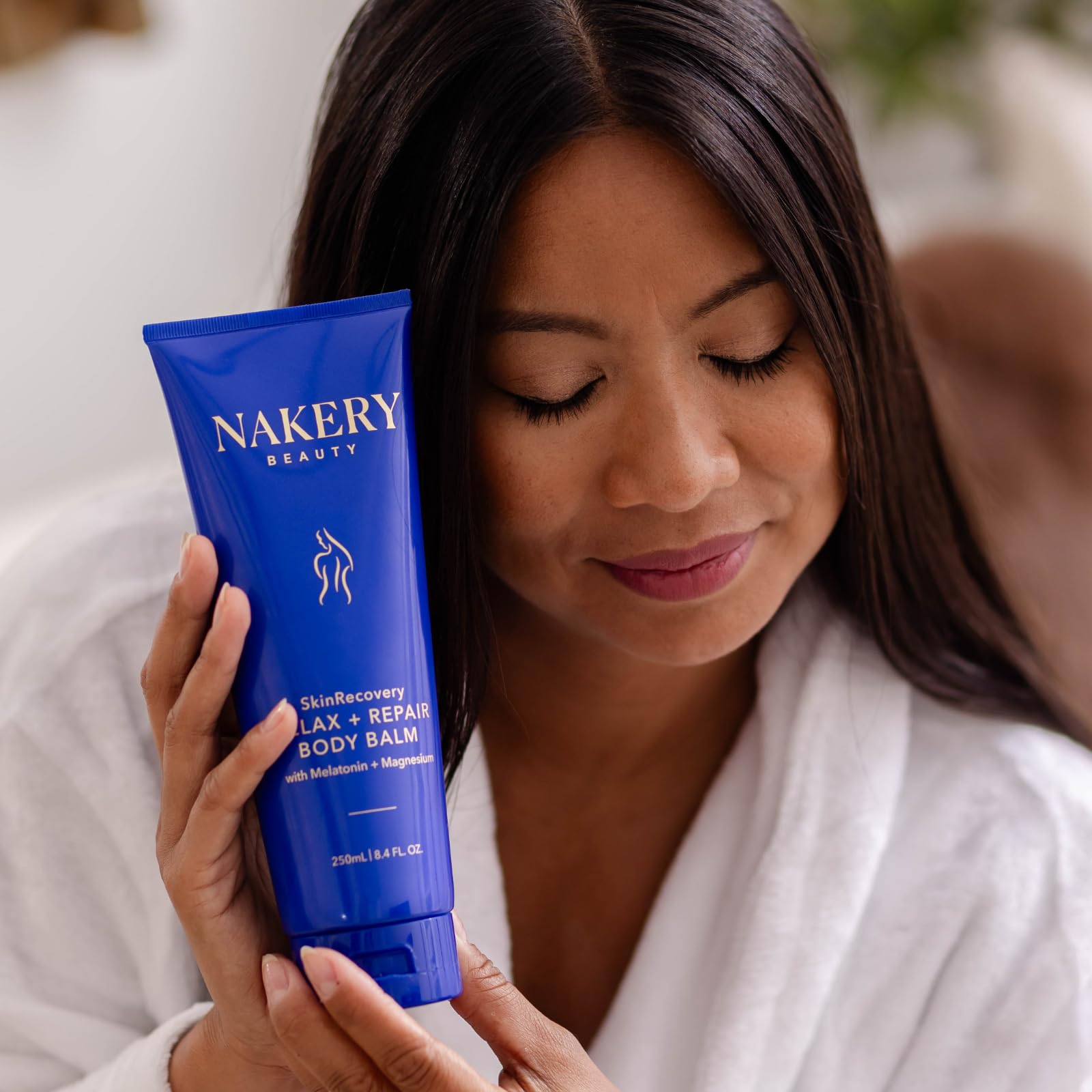 Nakery SkinRecovery crema para mujer: hidratación, firmeza y descanso.
