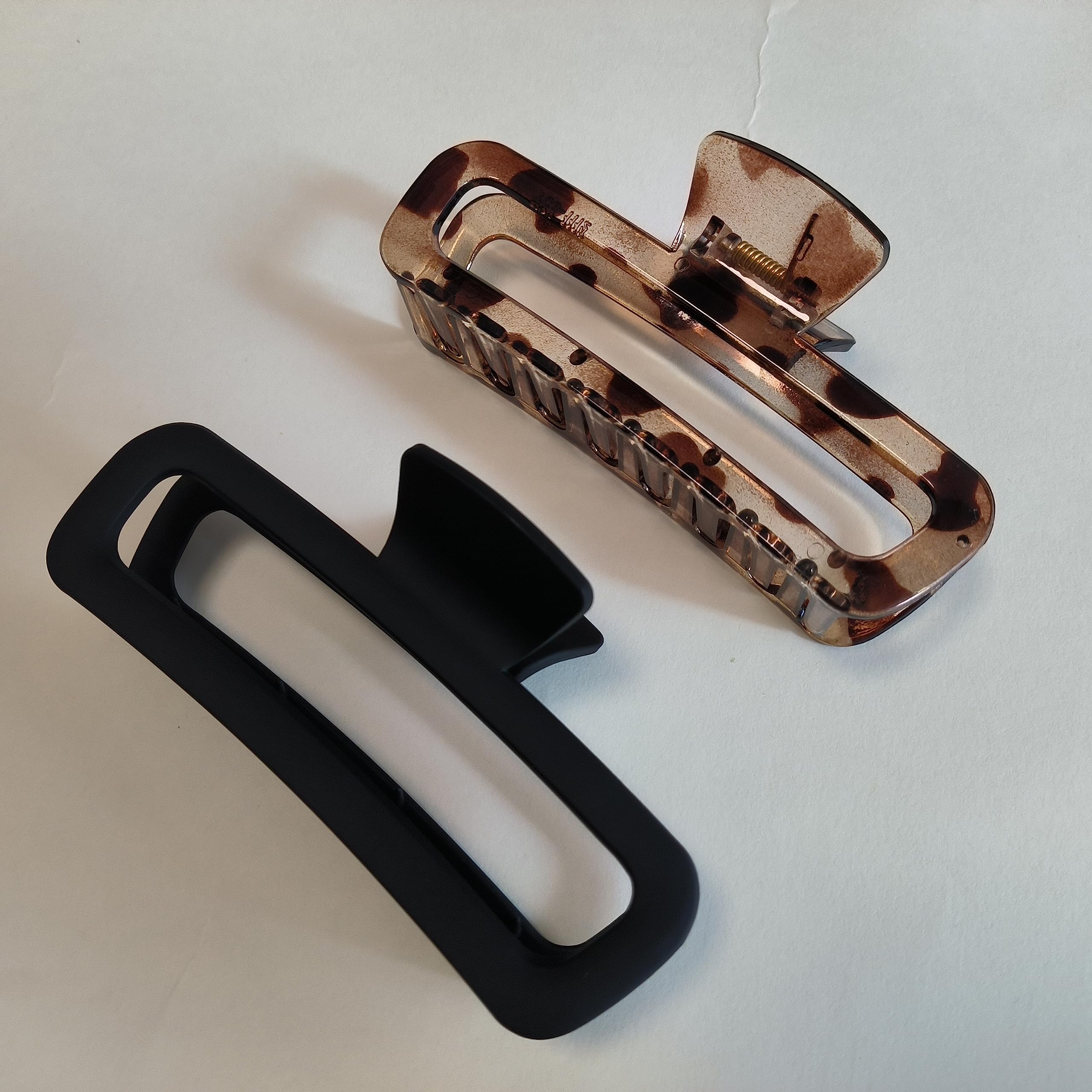 Nalodu 5-inch square clip ideal for long hair during daily styling.