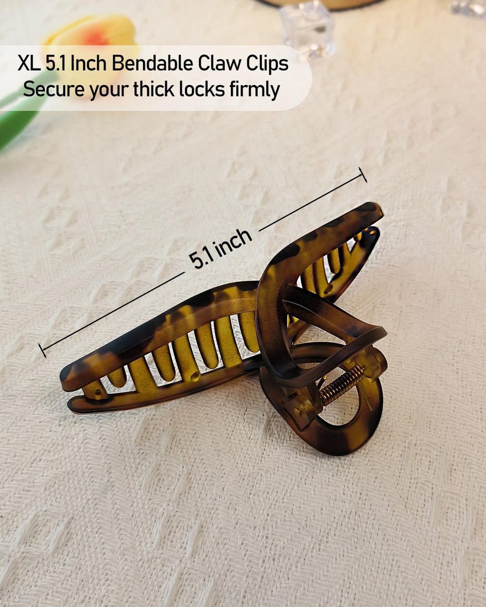 Nalodu xl claw clip with matte finish demonstrates stylish, practical design.