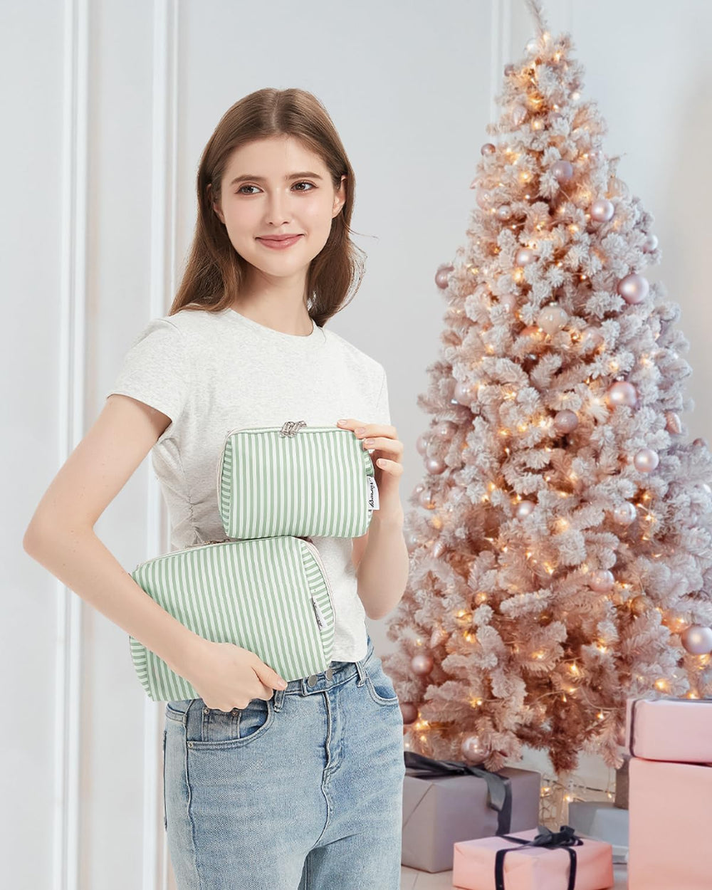Narwey mint green stripe bag interior with five pockets for organization.
