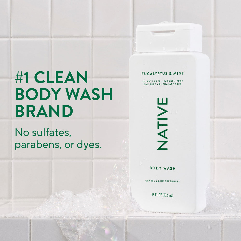 Espuma lujosa de Native Body Wash para piel suave y limpia.