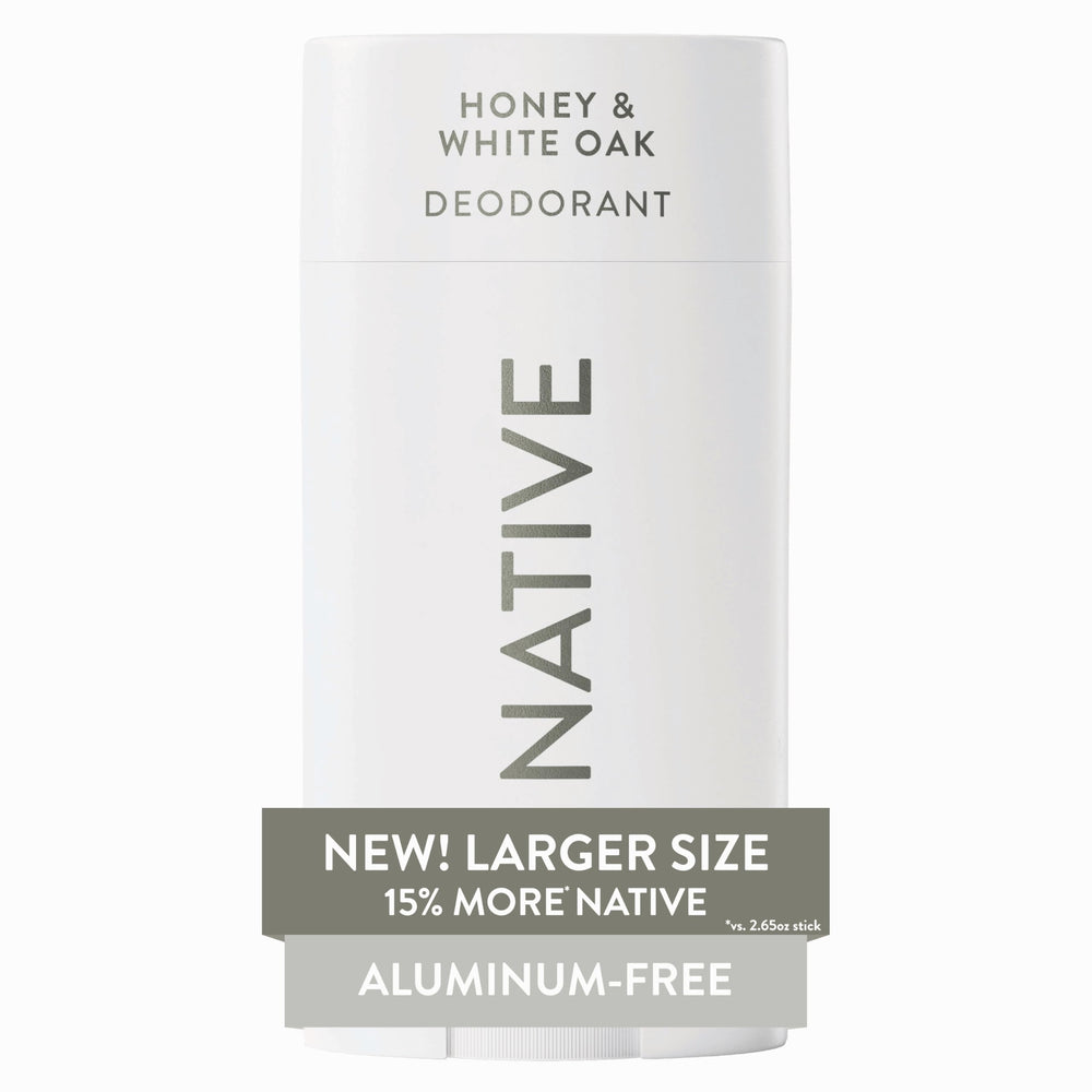 Native desodorante miel y roble blanco, aplicación suave sin residuos blancos.