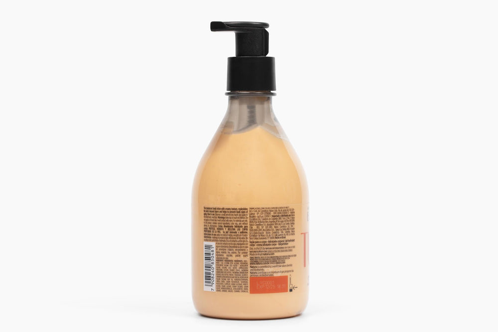 Natura Tukuma Hyaluronic Lotion pump shows fast-absorbing daily use.