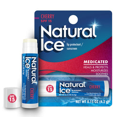 Natural Ice Cherry bálsamo labial en envase con protección diaria