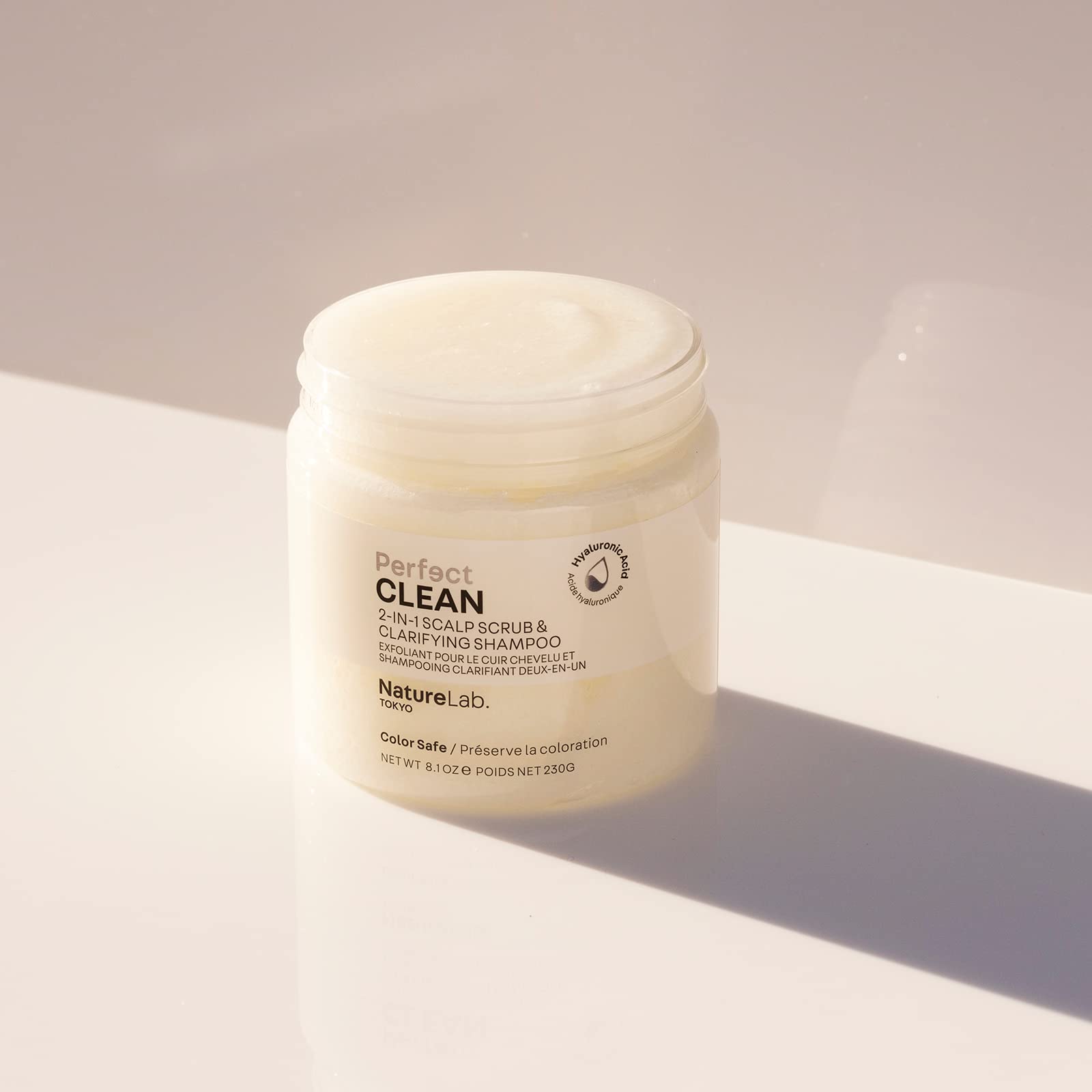 Sweet violet and Japanese almond fragrance evokes a luxurious hair ritual.