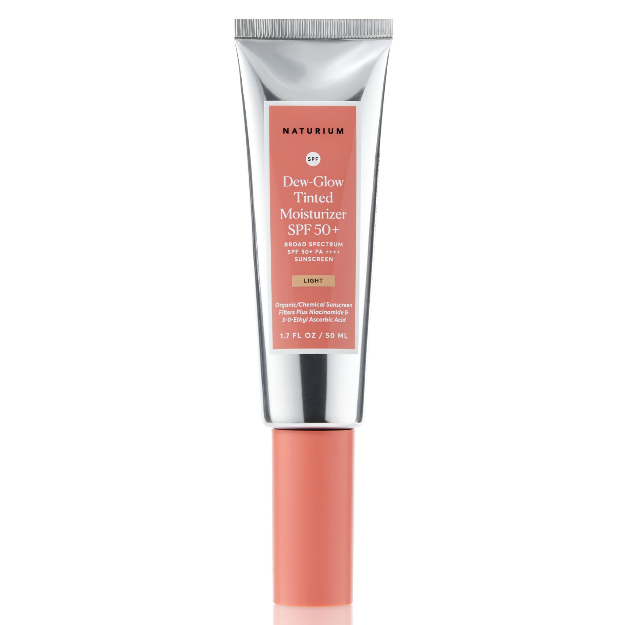 Naturium envase con acabado radiante y protección SPF50 para uso diario.