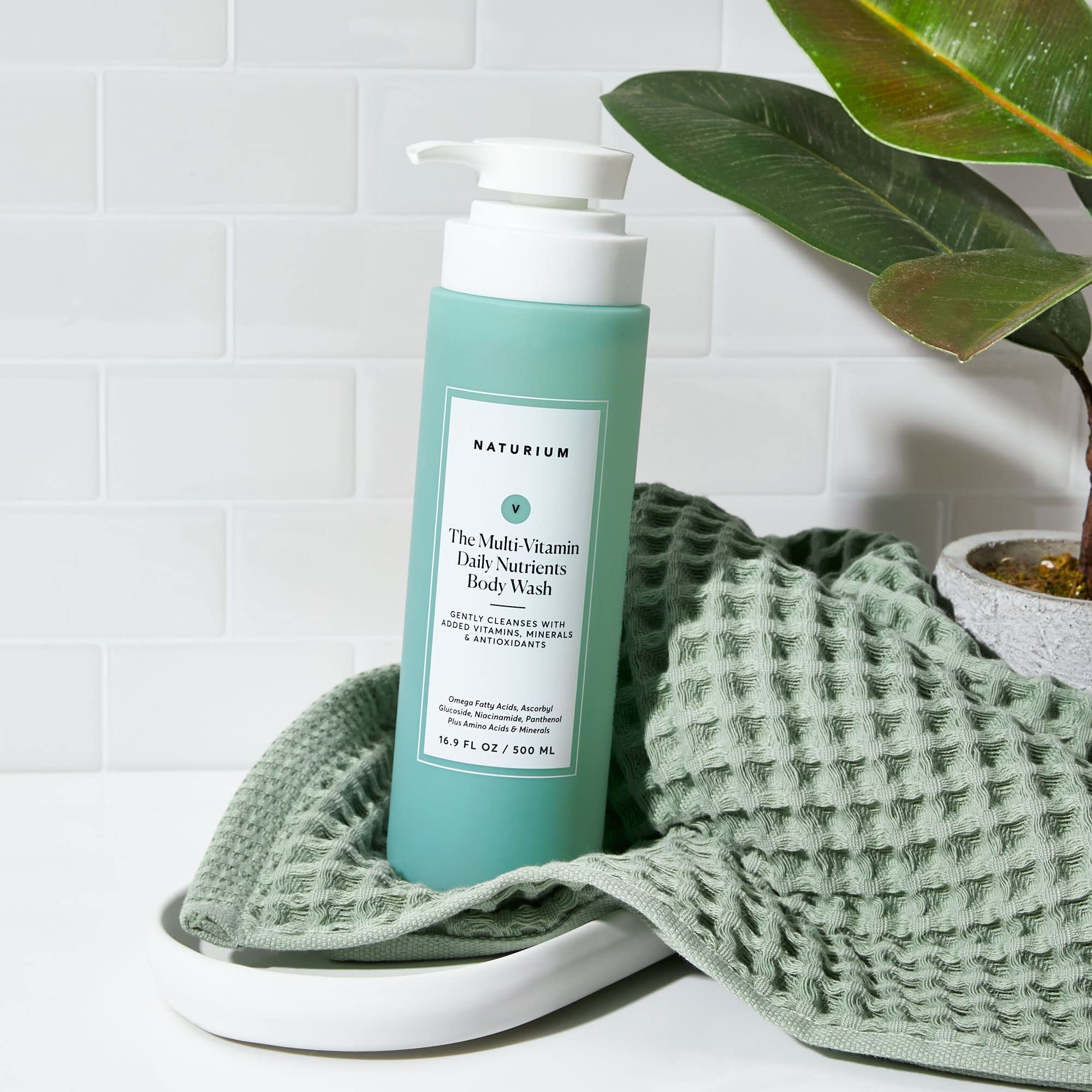 Naturium puede usarse como limpiador facial suave para piel sensible