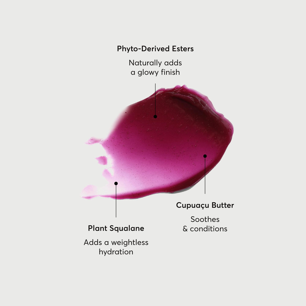 Naturium Phyto-Glow Lip Balm nutre con manteca de karité para labios más suaves.