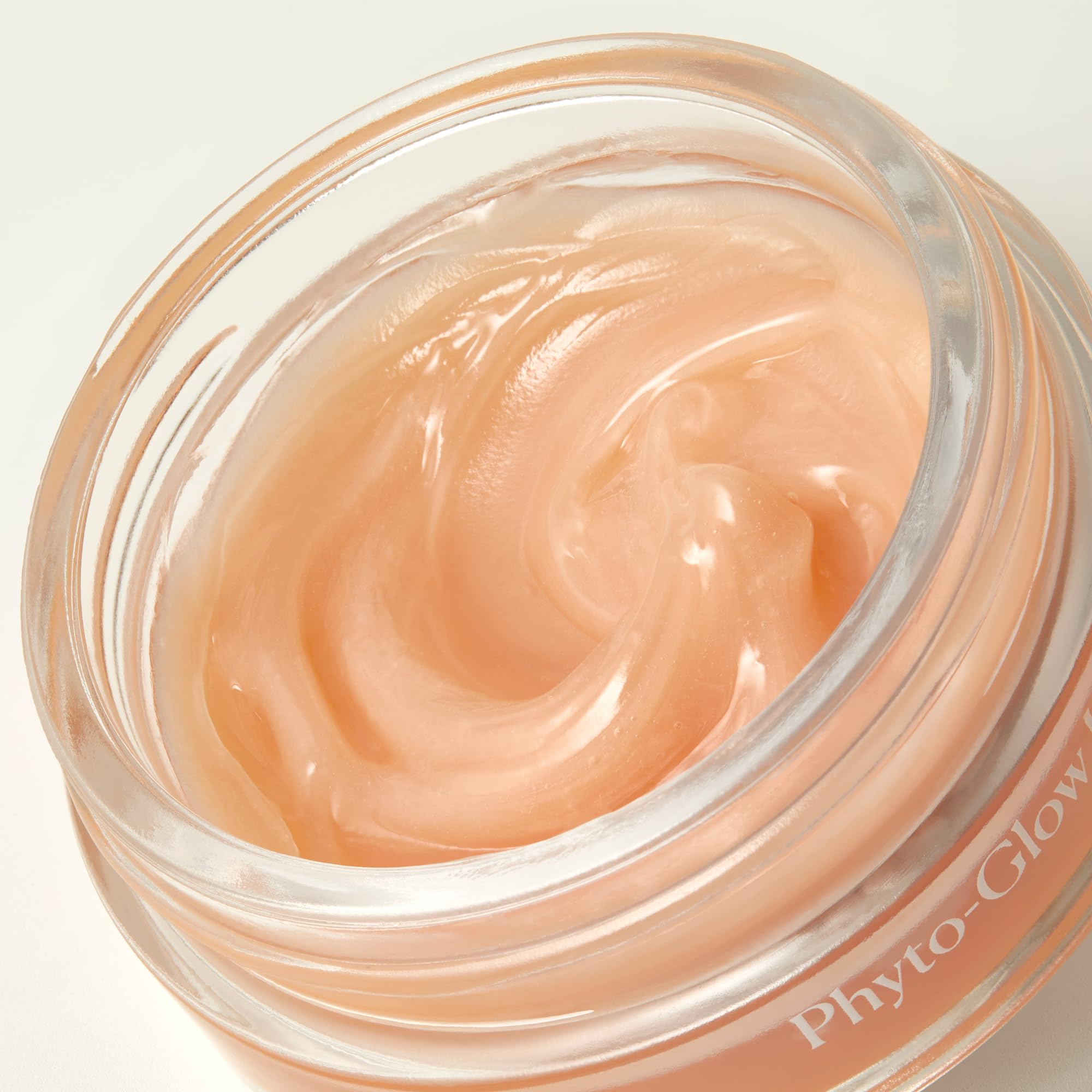 Labios con apariencia saludable tras usar Naturium Phyto-Glow Lip Mask.